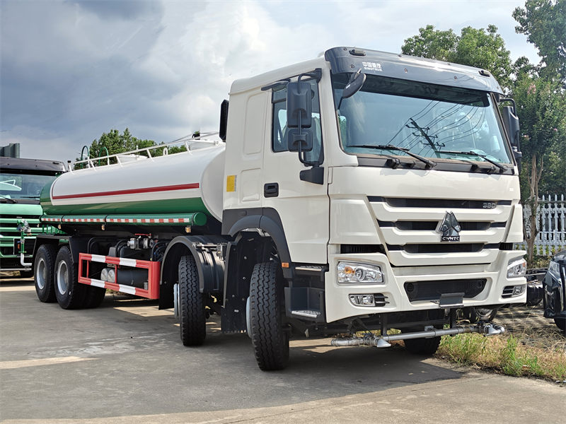 HOWO 30000L water tank truck