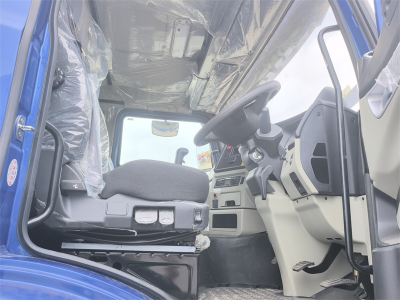 HOWO NX cabin with RHD model for Kenya HOWO NX cabin with RHD model for Kenya