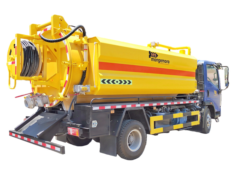 Rear view of HOWO sewer jetting truck