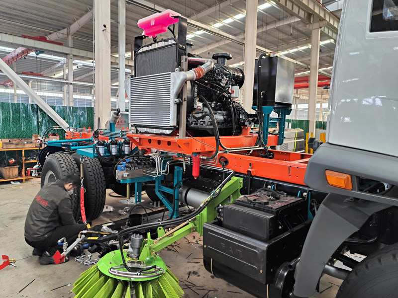 HOWO NX  road sweeper truck