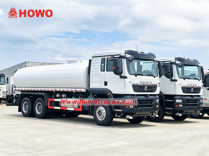 HOWO TX og'ir 20000L suv purkagich yuk mashinasi Jibutiga eksport qilinmoqda